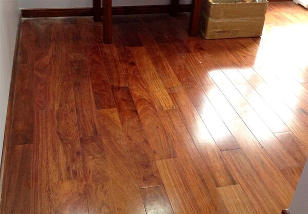 Sàn gỗ giáng hương Lào 18x120x750mm